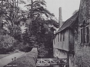 Ightham Mote (zdjęcie czarno-białe) autorstwa Charles Essenhigh Corke
