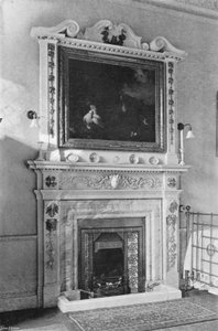 Marmurowy kominek (zdjęcie czarno-białe) autorstwa Charles Latham