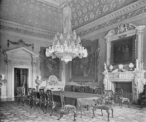 Salon autorstwa Charles Latham