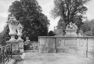 Zachodni kraniec południowych tarasów autorstwa Charles Latham