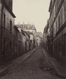 Rue Neuve-Coquenard z Rue Lamartine, lata 70. XIX wieku. autorstwa Charles Marville