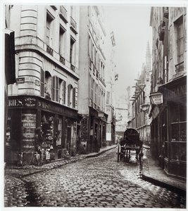 Rue Saint-Severin, od Rue de la Harpe, Paryż, 1858-78 autorstwa Charles Marville