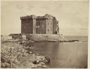 [Zamek na wyspie Saint-Honorat, niedaleko Cannes / Le château de île Saint-Honorat, près de Cannes autorstwa Charles Nègre