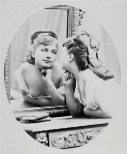 Portret aktorki Henriette Victoire Drouard (1851-1923). autorstwa Charles Reutlinger