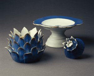 Forma warzywna waza, okładka i tazza, okres Jiaqing (1796-1820) ok. 1800 (porcelana) (patrz także 314544)