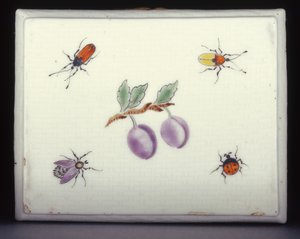 Podstawa tabakiery herbowej (porcelana) (patrz także 231346 i 231347) autorstwa Chinese School