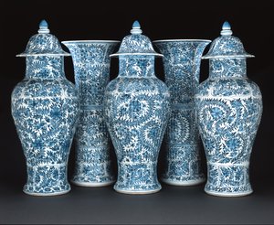 Garniture niebiesko-białe, okres Kangxi (1662-1722) (porcelana)