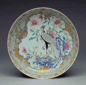 Naczynie malowane z długoogoniastym ptakiem, kamieniami i kwiatami, okres Yongzheng, 1725-35 (porcelana ze skorupek jaj)