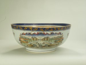 Famille miska na poncz różany z owalnym panelem foliowym przedstawia szpital Foundling w latach 50. XVIII wieku, okres Qianlong (1736-95) ok. 1790 (ceramika) (patrz także 294699) autorstwa Chinese School