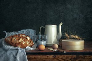 Chleb i niezbędne produkty z gospodarstwa