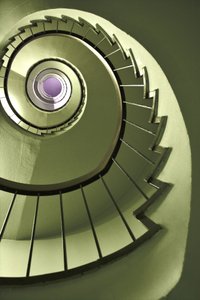 Geometryczne schody spiralne