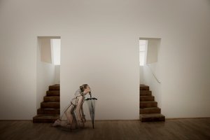 Minimalistyczny parasol damski autorstwa Christine von Diepenbroek
