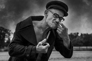 Ekscentryczny marynarz z fajką