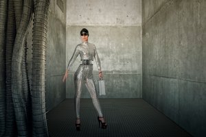 Elegancka, futurystyczna kobieta