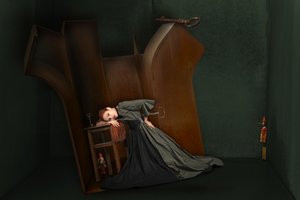 Lalka z kluczykiem do nakręcania
