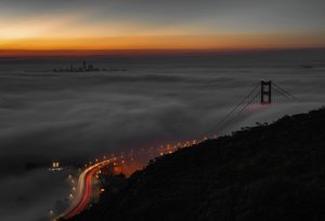 Most Golden Gate w mglistą noc autorstwa Chuanxu Ren