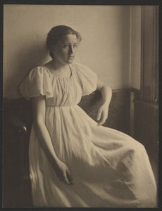 Biała sukienka autorstwa Clarence H. White