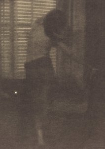 Modelka w nowojorskim studiu, ok. 1915 r. (zdjęcie)