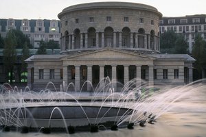 Rotunda La Villette zbudowana w 1789 roku przez Claude