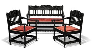 Późnowiktoriańska rzeźbiona ebonizowana sofa i para foteli, koniec XIX wieku (ebonizowane drewno i czerwony szenil)