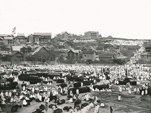 Rynek, Antananarywa, Madagaskar, 1895. autorstwa Colonel Stewart