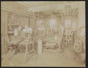 Laboratorium filmowe Dressler & Co. z pracującymi mężczyznami, Nowy Jork autorstwa Company Byron