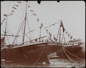 SS „Umbria” w doku, ok. 1897 (zdjęcie czarno-białe)