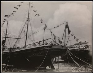SS „Umbria” w doku, ok. 1897 (zdjęcie czarno-białe)