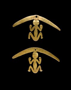Para zawieszek do uszu, 600-1600 AD (młotkowane i szlifowane złoto) autorstwa Culture Nariño