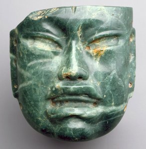 Maska, 900-400 p.n.e. (jadeit)