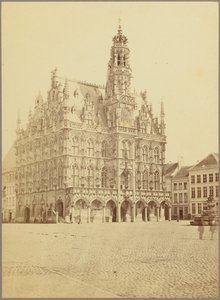 Hotel de ville, Oudenarde autorstwa Cundall and Fleming