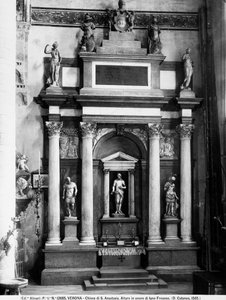 Ołtarz architektoniczny ku czci Iano Fregoso, ok.1565 (marmur) autorstwa Danese Cattaneo