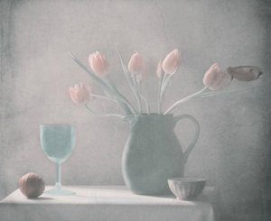 Martwa natura z pastelowymi tulipanami autorstwa Delphine Devos