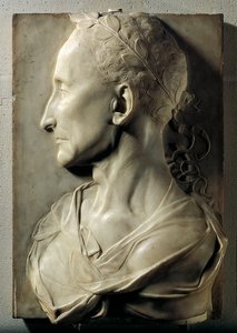 Profil człowieka Laure, znanego niegdyś jako Jules Cesar. Marmurowa rzeźba przypisywana Desiderio Settignano (1428-1464). XV wiek. Luwr, Paryż