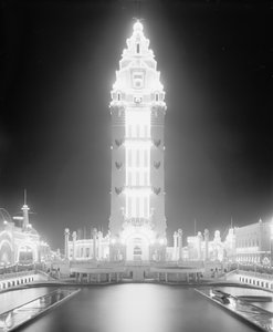 Dreamland nocą, Coney Island, Nowy Jork, ok. 1905 (zdjęcie czarno-białe) autorstwa Detroit Publishing Co.