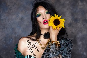 Miss Violence, 2014 (zdjęcie) autorstwa Diana Gomez