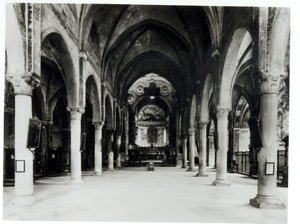 Wnętrze kościoła autorstwa Donato Bramante
