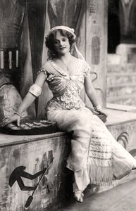 Madge Vincent, piosenkarka i aktorka, 1900.