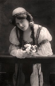 Maie Ash, aktorka, 1900.