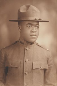Fotograficzny portret porucznika Charlesa J. Blackwooda, 1914-1918. autorstwa Duce and McClymonds