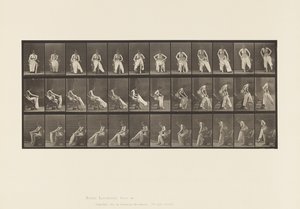 Płyta 420.WC; Powstanie z krzesła i zakładanie ubrań, 1885 autorstwa Eadweard Muybridge
