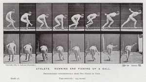 Postać ludzka w ruchu: sportowiec biegnący i podnoszący piłkę (zdjęcie czarno-białe) autorstwa Eadweard Muybridge
