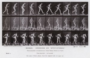 Postać ludzka w ruchu: kobieta, przejście na „stopniach” (zdjęcie czarno-białe) autorstwa Eadweard Muybridge
