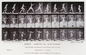 Postać ludzka w ruchu: Kobieta, skacząca po „stopniach” (zdjęcie czarno-białe) autorstwa Eadweard Muybridge