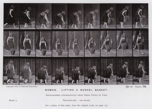 Postać ludzka w ruchu: Kobieta, unosząca koszyk z korcem (zdjęcie czarno-białe) autorstwa Eadweard Muybridge