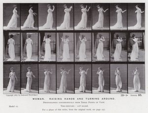 Postać ludzka w ruchu: kobieta, podnosząca ręce i odwracająca się (zdjęcie czarno-białe) autorstwa Eadweard Muybridge