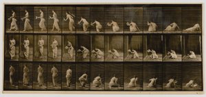 Kobieta podnosząca się z siedzenia na ziemi, z książki Animal Locomotion autorstwa Eadweard Muybridge