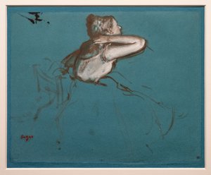 Siedząca tancerka skręciła w prawo (studium dla siedzącej postaci „Repetition de ballet sur la scène”). 1873. Olej i farba mają esencję na papierze autorstwa Edgar Degas