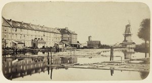 Widok na koszary Oranje-Nassau w Amsterdamie widziany z fabryki garancine