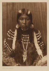 Dusty Dress - Kalispel autorstwa Edward S. Curtis